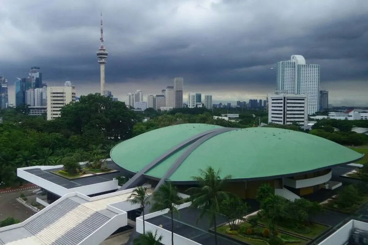 DPR dan Pemerintah Mulai Bahas Penataan Ulang Dasar Hukum 15 Kabupaten/Kota di Kalimantan
