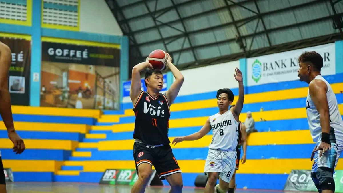 Pertandingan Vois melawan Supadio yang dimenangkan  Vois dengan skor telak 53-16.