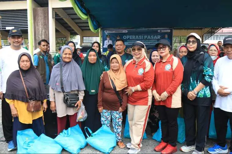 PKK Kalbar Operasi Pasar Murah di Mempawah.
