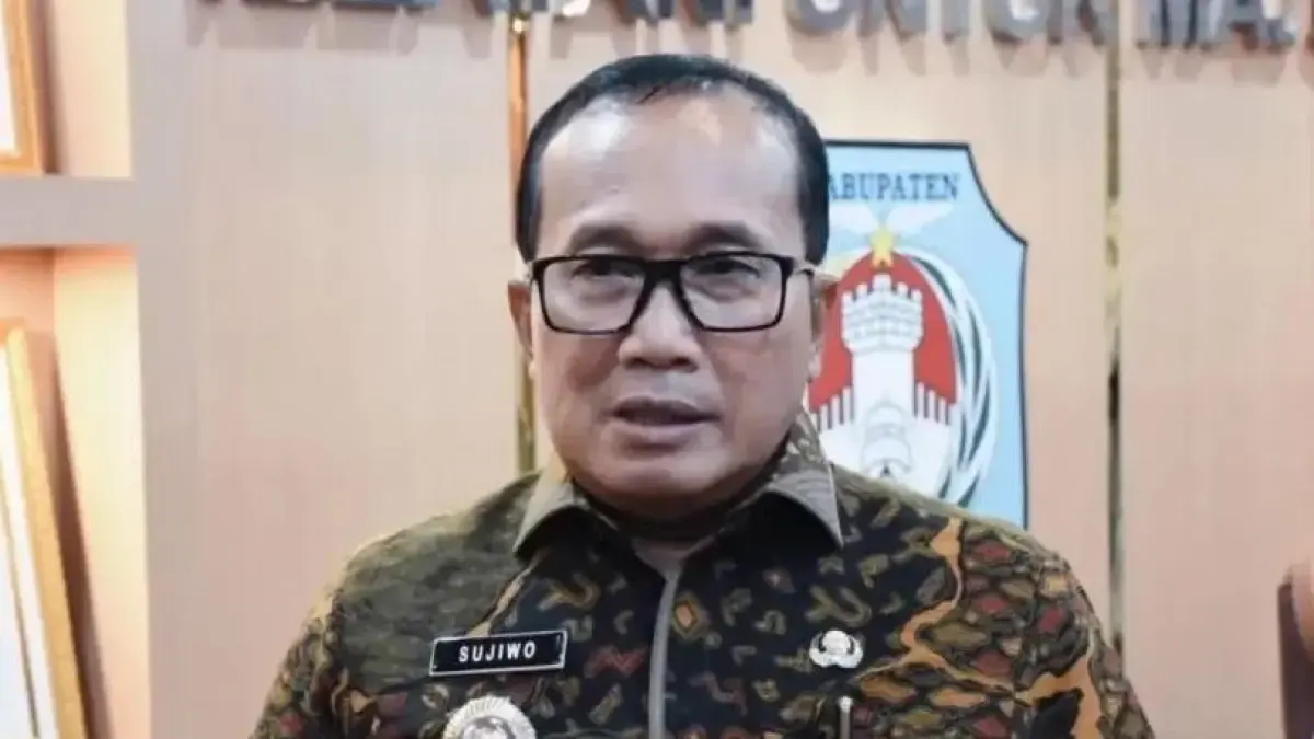 Bupati Kubu Raya, Sujiwo.