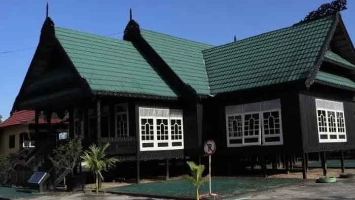 Rumah Baloy: Simbol Persatuan, Musyawarah, dan Evolusi Arsitektur Suku Tidung