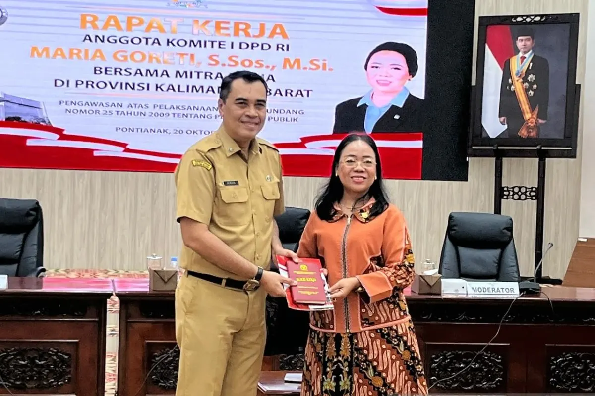 Anggota DPD RI Maria Goreti saat menyerap masukan dari sejumlah organisasi perangkat daerah (OPD) Kalimantan Barat, di Pontianak, Selasa.