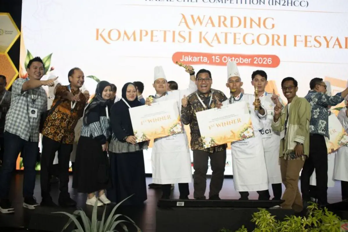 Tujuh usaha mikro, kecil, dan menengah (UMKM) binaan Bank Indonesia (BI) Kalimantan Barat mencatat penjualan Rp113,51 juta selama Indonesia Sharia Economic Festival (ISEF) ke-13 tahun 2026 di Jakarta, 14–18 Oktober.