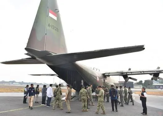 TNI mengerahkan tambahan pesawat Hercules C-130 untuk memperkuat operasi modifikasi cuaca di Kalimantan guna membantu menangani karhutla dan kabut asap