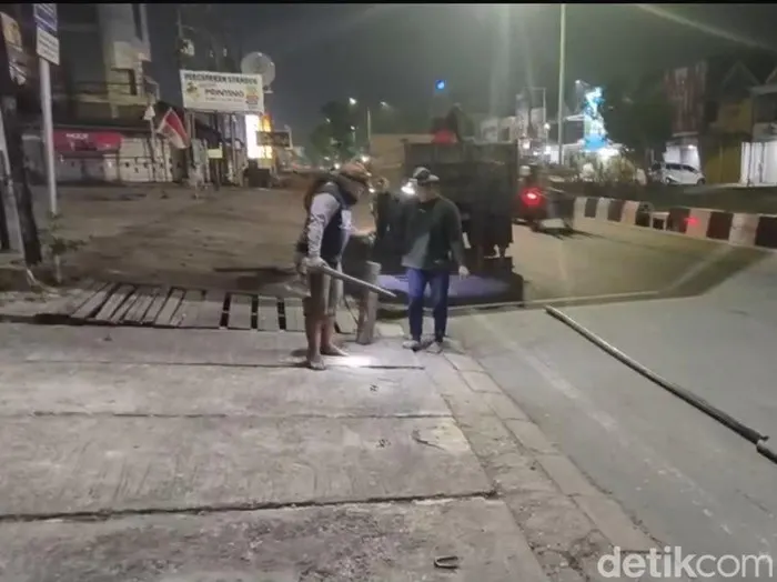 Tangkapan layar aktivitas penggalian tanah yang diduga terkait pencurian kabel PJU dan jaringan bawah tanah di Samarinda.