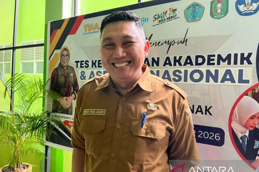 Pelaksana Tugas Kepala Disdikbud Kalbar Syarif Faisal Indahmawan Alkadri saat ditemui wartawan di Pontianak, Kamis (29/10/2026).