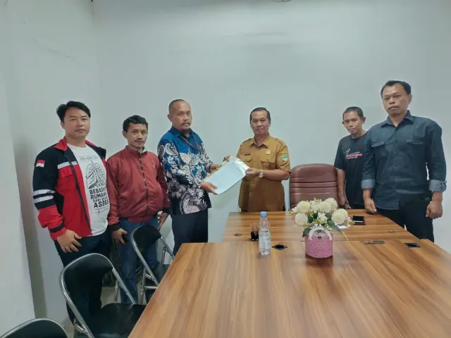 Terpapar Asbes Saat Bekerja, Puluhan Mantan Pekerja Karawang Kini Hadapi Dugaan Penyakit Paru